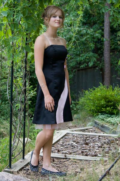 01 Photo Shoot In Backyard